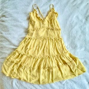 Love Tree Light Yellow Ruffled Dress Small